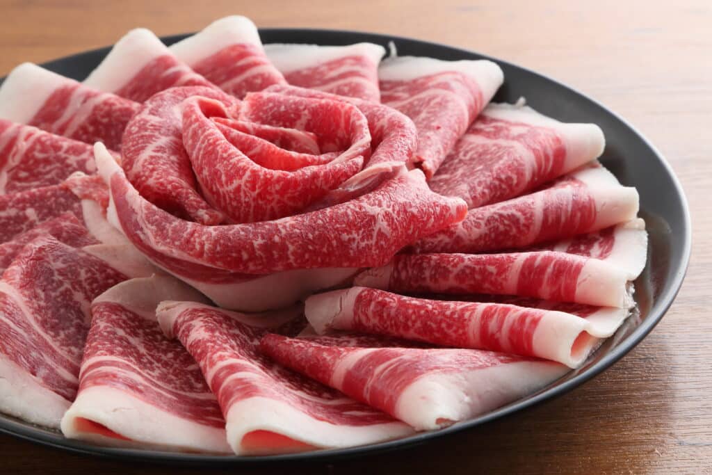 京都・四条河原町でしゃぶしゃぶ食べ放題を楽しむなら！黒毛和牛とすき焼きを味わうおすすめディナー｜但馬屋 四条河原町店